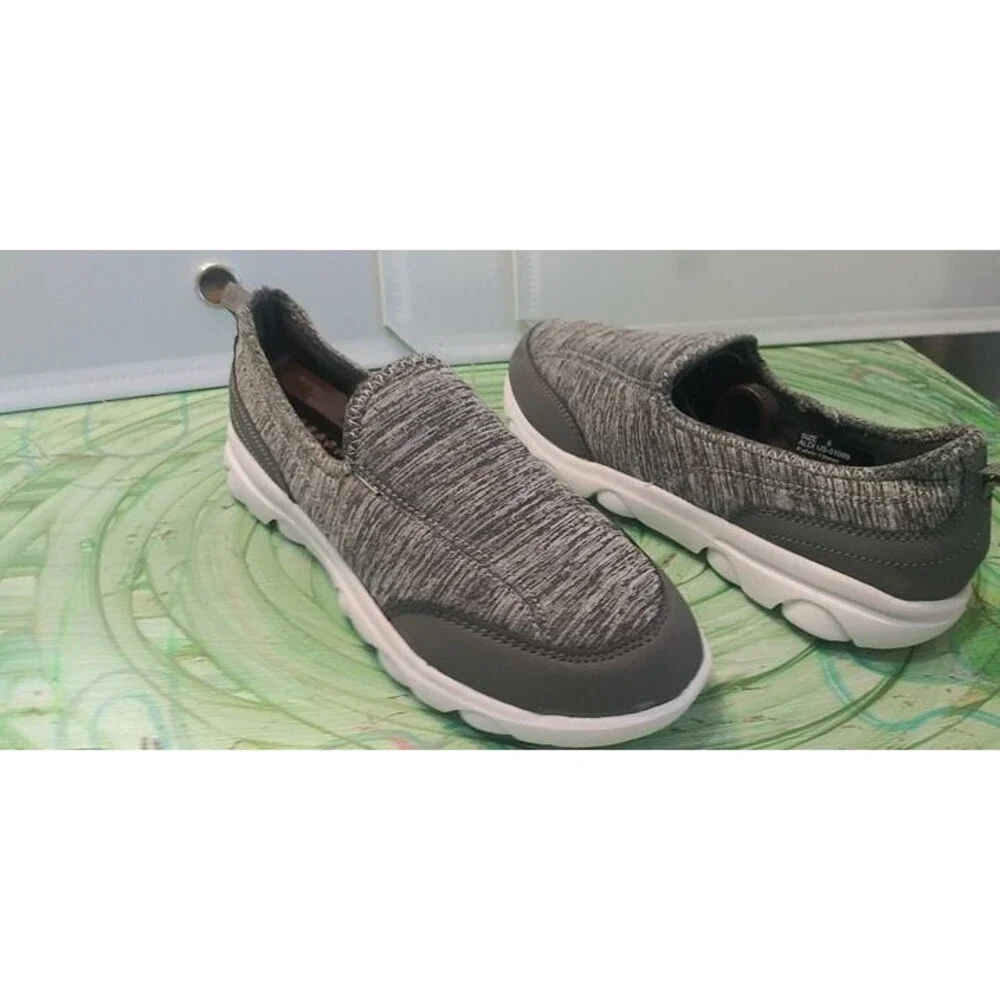 Crane grey and white women's size 8